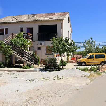 Basil Apartments And Rooms Betina  Buitenkant foto