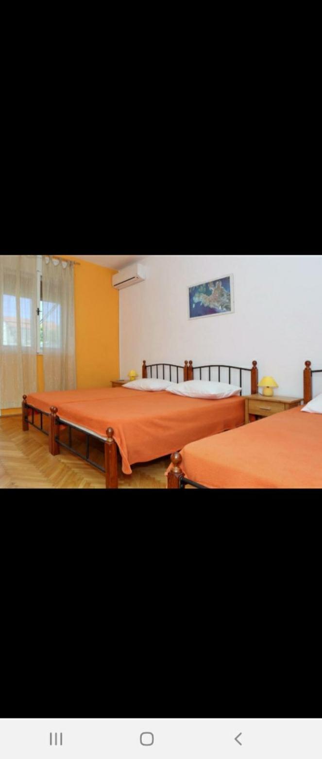 Basil Apartments And Rooms Betina  Kamer foto